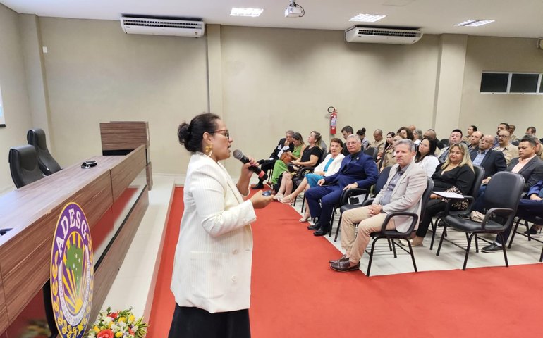 Secretária da Fazenda debate sobre sistema de arrecadação estadual e execução fiscal