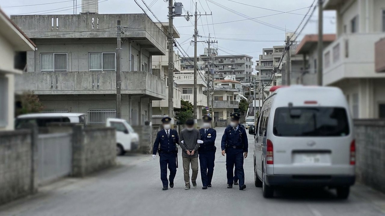 Prisão de fuzileiro dos EUA por suspeita de latrocínio em Okinawa provoca indignação no Japão