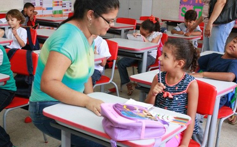 Zika: &#8216;Por favor, ajudem-nos a lhes proteger&#8217;, diz Dilma em cadeia nacional