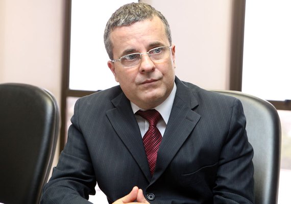 Juiz nega liminar pedida por Miranda e Gomes para sustar Comissão Processante