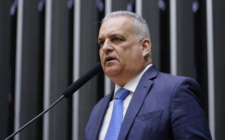Contra aumento de gastos no STF, Alfredo Gaspar é o único da bancada de Alagoas que vota contra urgência de projeto