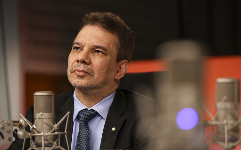 'Vamos tirar de presídio a marca de escritório do crime”, diz ministro