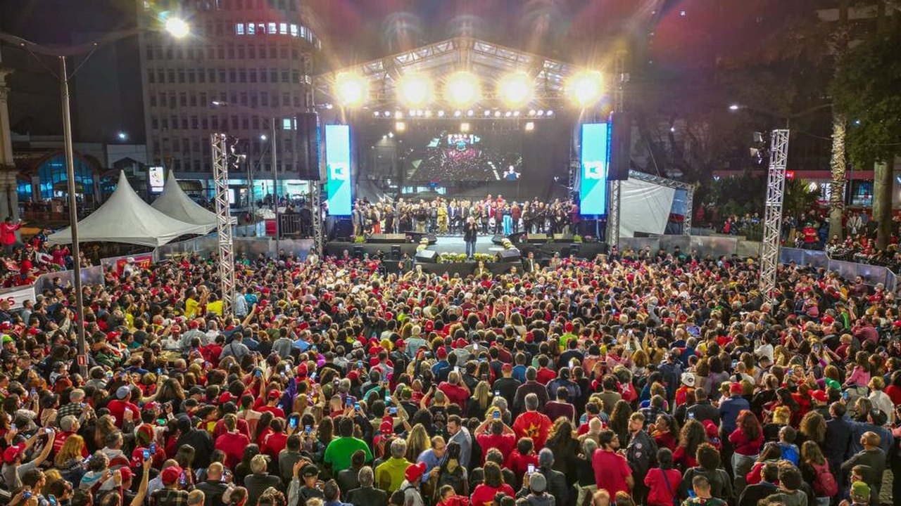 Lula traz a força das ruas para evento no Tuca
