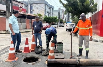Operação Língua Suja identifica dois vazamentos de esgoto da BRK na Pajuçara