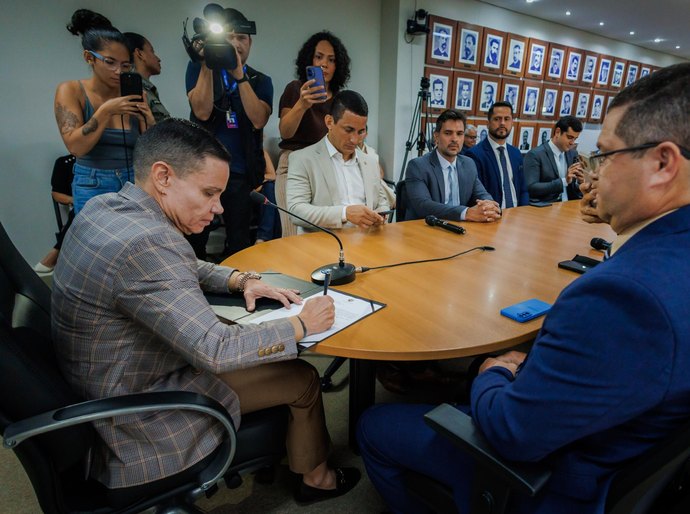 Governo de Alagoas assina acordo administrativo para majoração da carga horária dos policiais civis