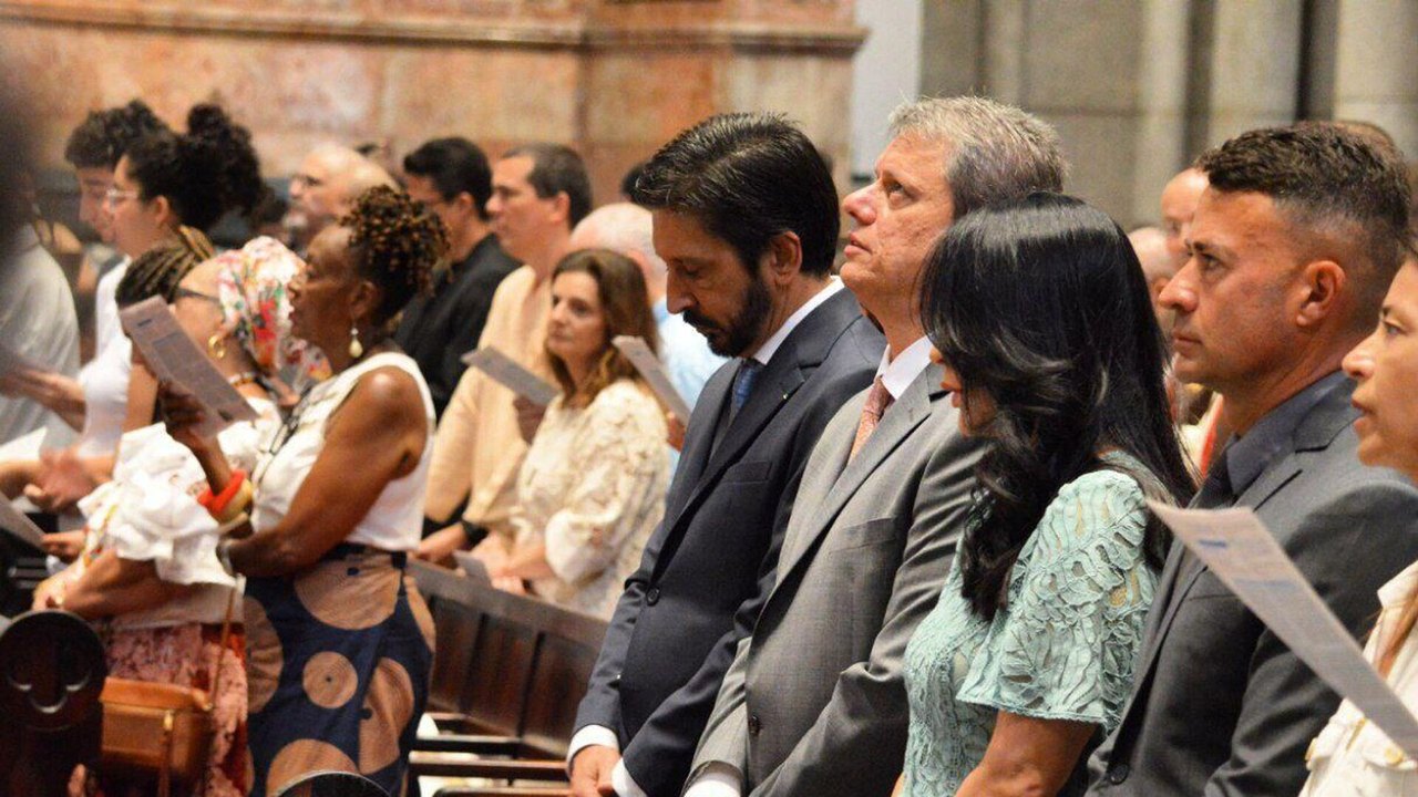 São Paulo está 'muito preparada' para chuvas, diz prefeito após alagamento e morte (VÍDEO)