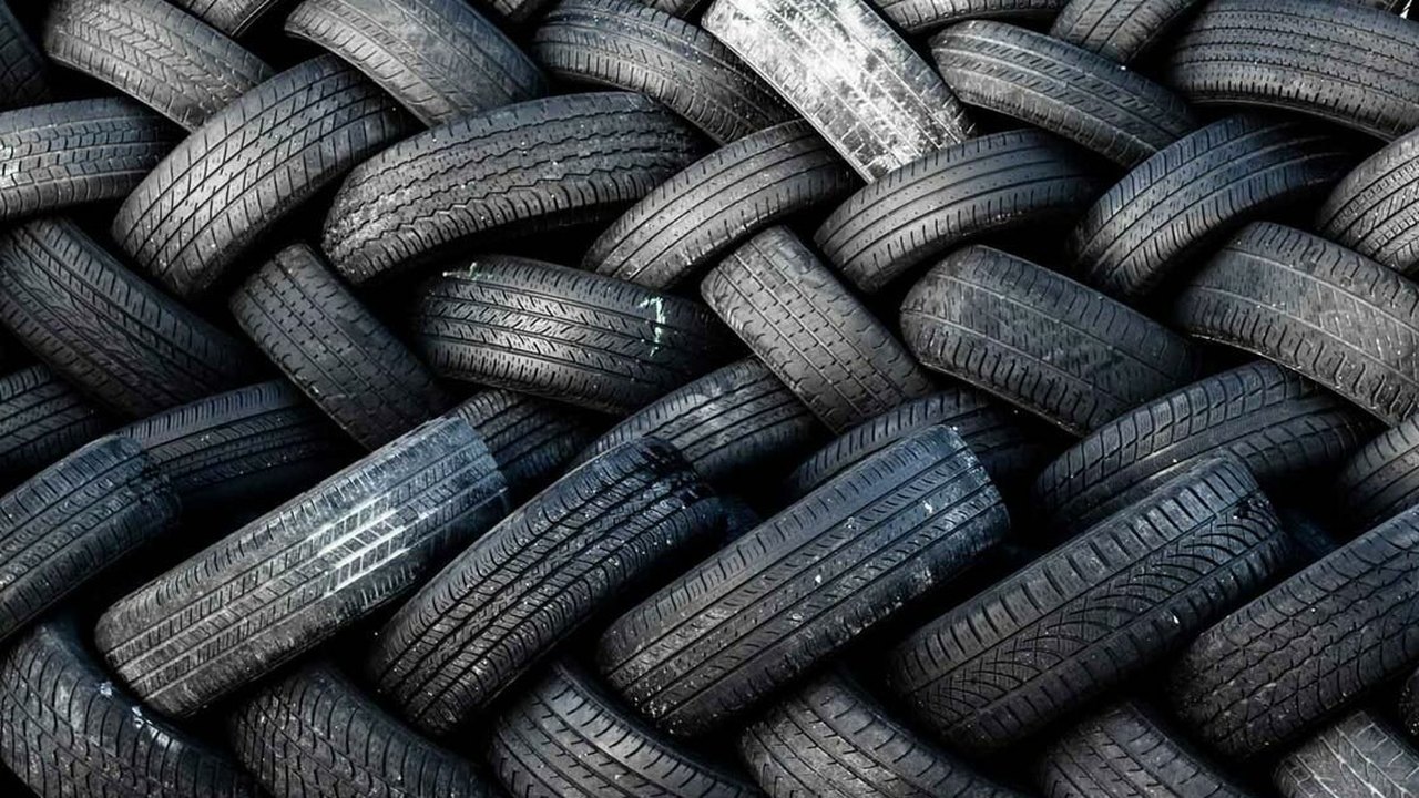 Descarte correto de pneus inservíveis evita diversos problemas para a cidade