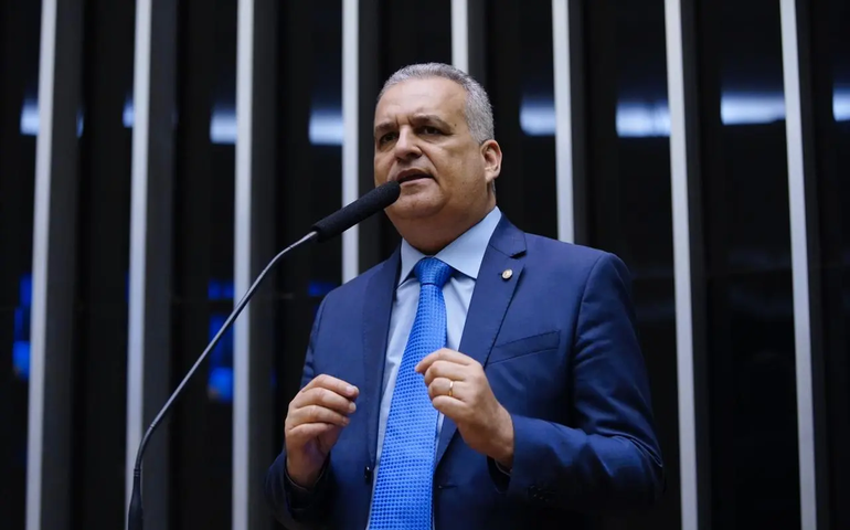 Ao citar operação da PF, na Assembleia do Amapá, deputado chama atenção para investigar desvios milionários em Alagoas