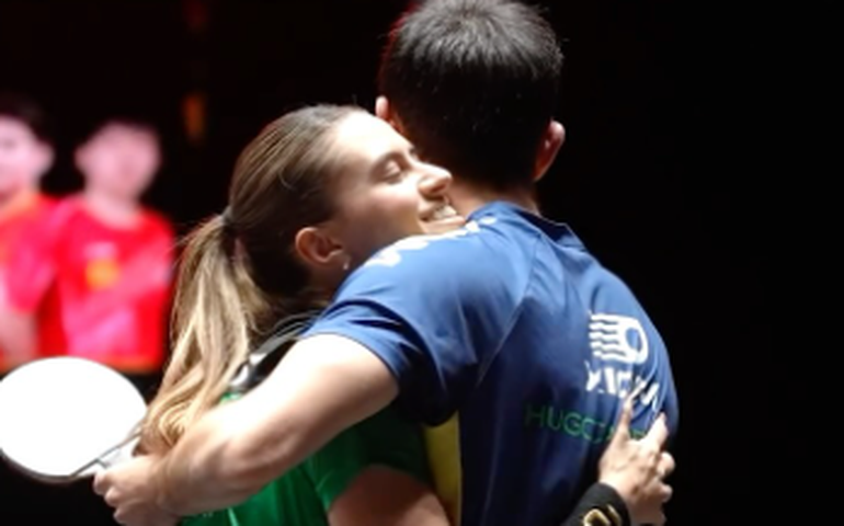 Calderano e Takahashi perdem para chineses e param na semi do China Smash de tênis de mesa