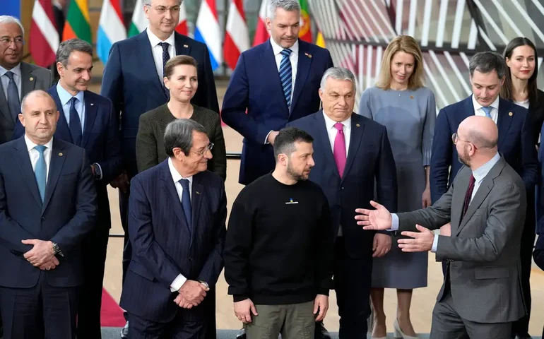 União Europeia inicia negociações para adesão de Ucrânia e Moldávia