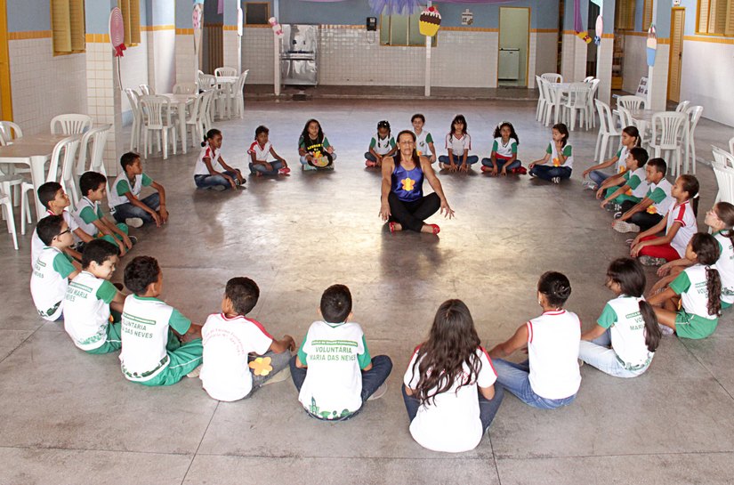 Consciência plena com quietude e atenção: olhos fechados para uma mente aberta