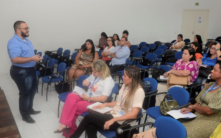 Oficina qualifica servidores para a Rede de Garantia de Direitos e Proteção à Pessoa Idosa