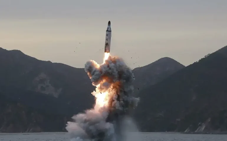 Irã prepara ataque de mísseis balísticos iminentes contra Israel, alerta autoridade dos EUA