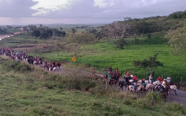 Cavalgada de Padre Cícero reúne milhares de cavaleiros e amazonas e se consolida como a maior da história de Lagoa da Canoa