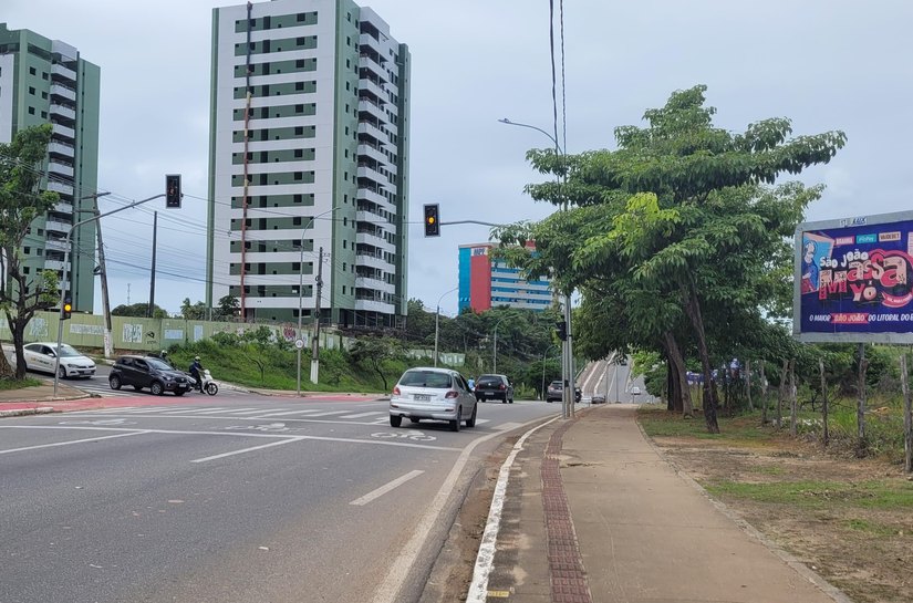 Novo semáforo na Av. Márcio Canuto começa a funcionar no domingo (13)