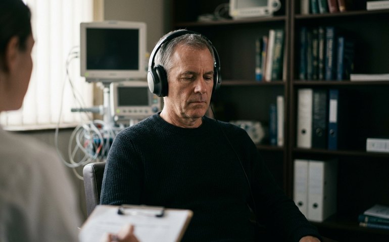 Maior estudo sobre psicodélicos revela como substâncias reorganizam o cérebro