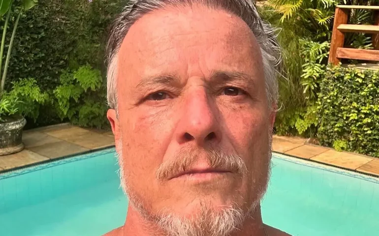 Marcello Novaes participa de show da banda dos filhos Diogo e Pedro