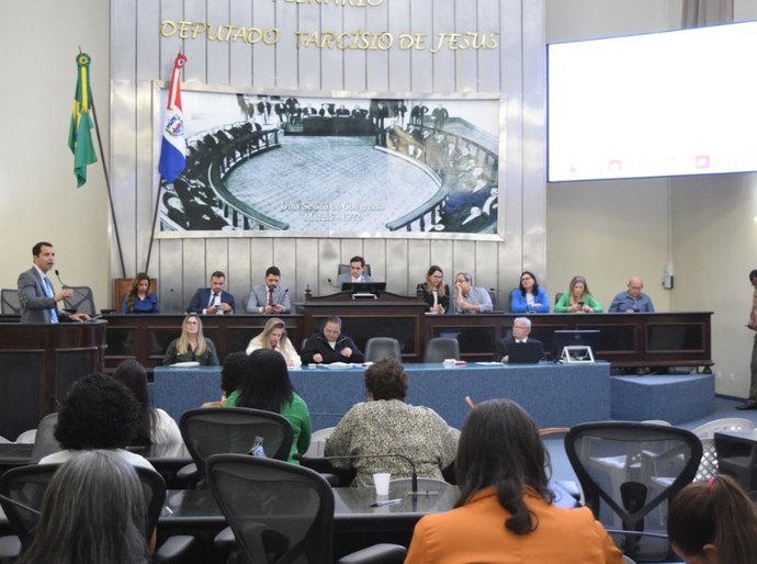Juiz Ygor Figueirêdo reforça programas da primeira infância em audiência pública do Legislativo