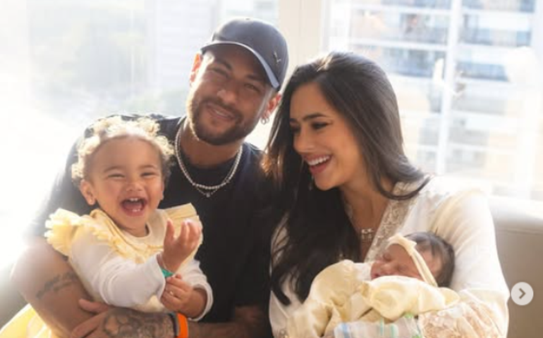 Neymar compartilha primeiras fotos de sua nova filha na maternidade; Mel já recebe visitas