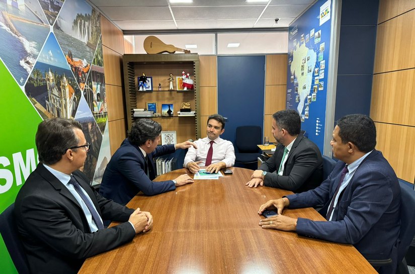 Júlio Cezar participa com Paulo Dantas de nova rodada de audiências em Brasília