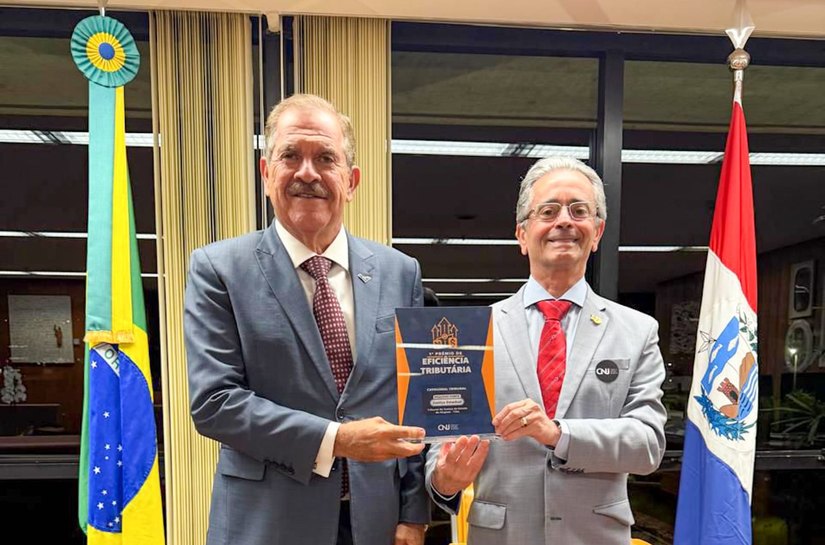 Presidente do TJAL dialoga com ministro Humberto Martins, em Brasília