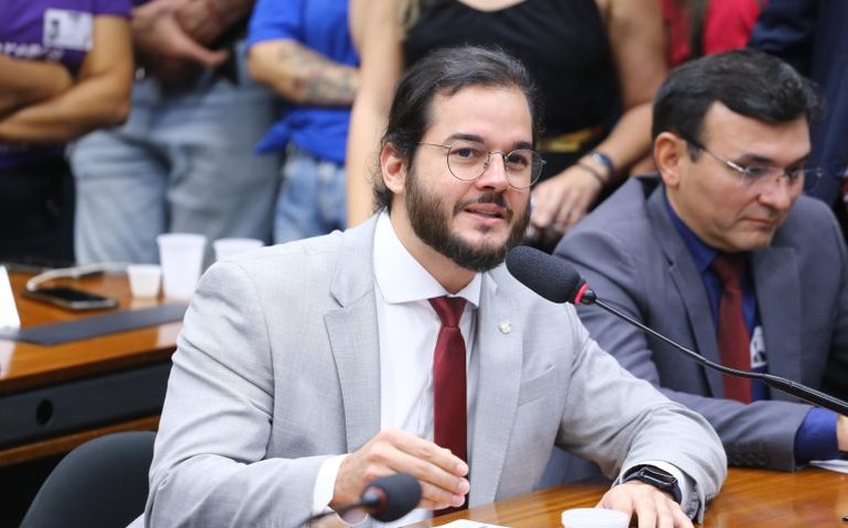 Comissão de Meio Ambiente vai debater banimento de pesca de tubarões