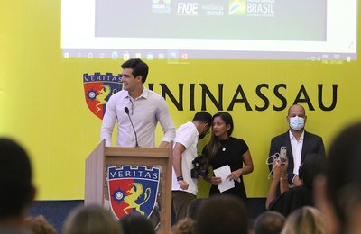 "Alunos de AL não podem mais esperar pelas obras e projetos que estão parados", disse Catunda em encontro com o MEC 