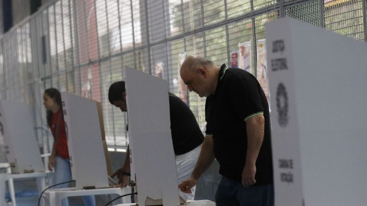 Deputados são eleitos pelo voto proporcional; entenda a lógica desse sistema