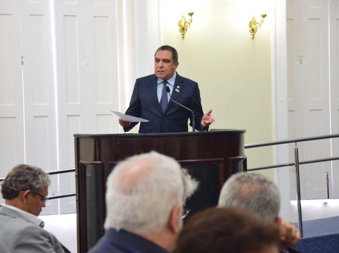 Delmiro Gouveia vai ganhar curso de medicina, indicação do deputado estadual Inácio Loiola