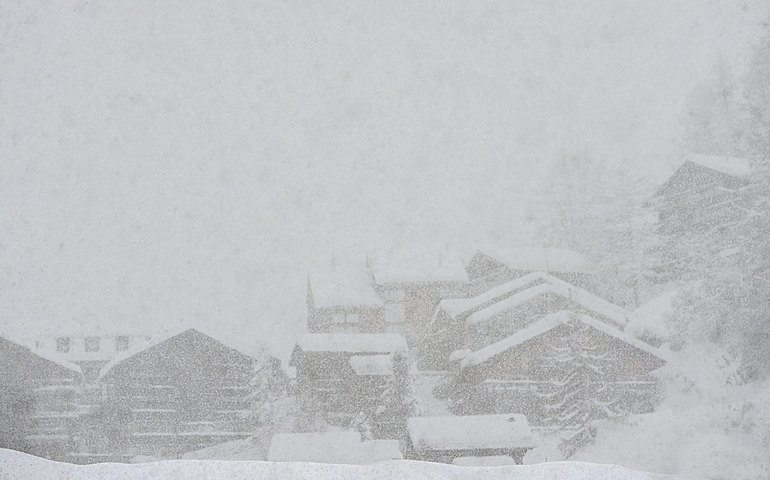 Onda de frio nos EUA provoca nevascas, cancela voos e já matou ao menos 34