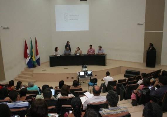 Pacto do Ensino Médio forma mais de três mil professores em Alagoas