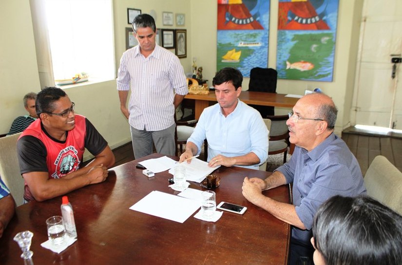 Prefeito de Penedo assina permissões de uso de áreas para a prática esportiva e cultural
