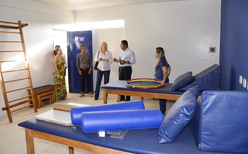 Prefeito visita obras da nova Casa Azul da APAE de Palmeira dos Índios