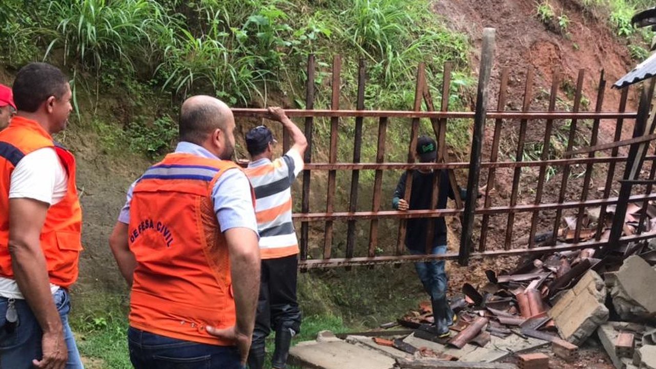 Fortes chuvas: Equipes da Defesa Civil e Infraestrutura intensificam trabalho preventivo em Santana do Mundaú