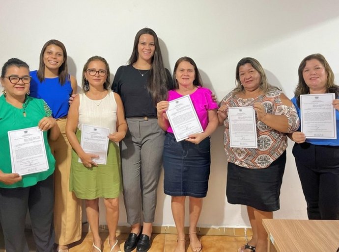 Fapen entrega portarias de aposentadorias para mais sete servidores em Campo Alegre