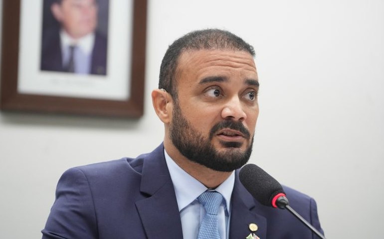 Comissão aprova projeto que proíbe revista íntima em presídios federais