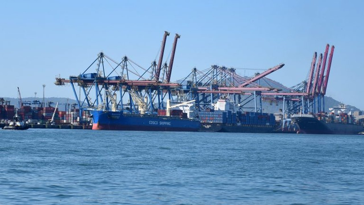 Porto de Santos registra recorde na movimentação de contêineres em agosto