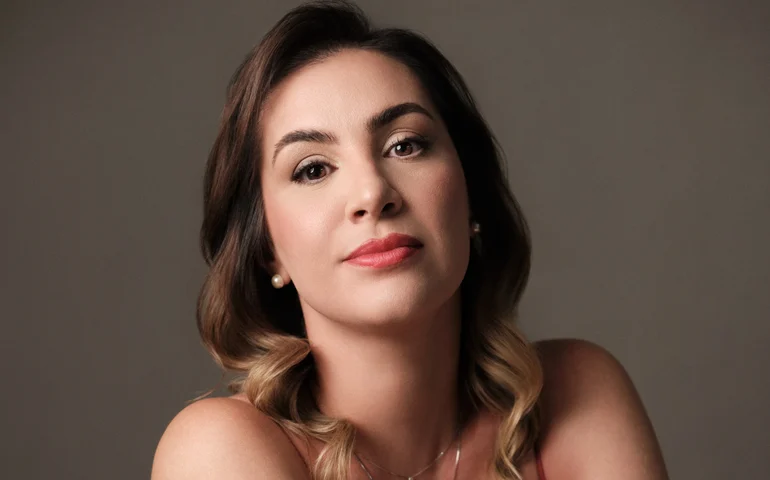 O desejo feminino faz do mar sua pista de dança