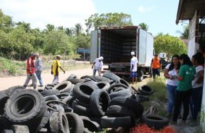 Meio Ambiente de Marechal Deodoro realiza recolhimento de pneus junto da SEMARH e Defesa Civil
