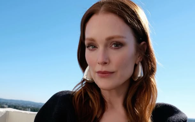Julianne Moore se diz 'chocada' após seu livro infantil ser banido pelo governo Trump