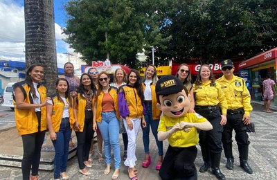  SMTT Arapiraca realiza ações em homenagem ao Dia das Mães