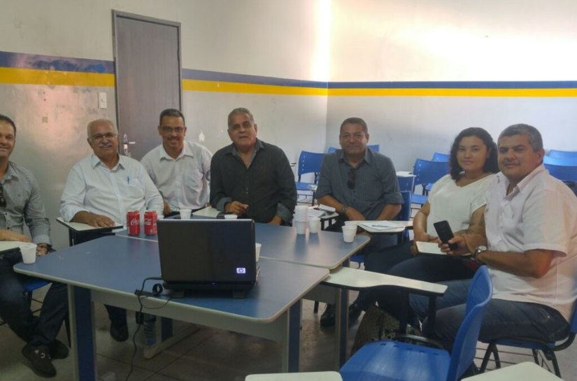 Em Maceió, Teófilo conhece projeto para Sistema de Transporte Público