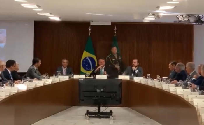 Reunião entre Bolsonaro e seus ministros