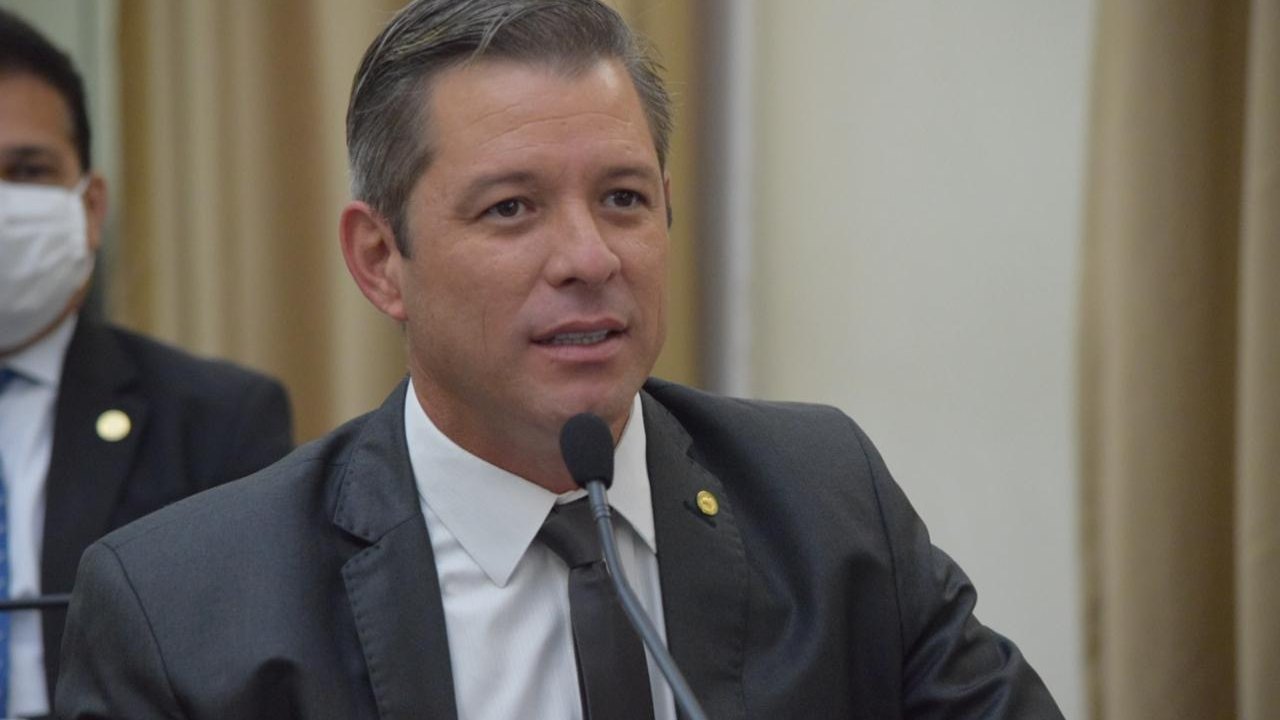 De autoria do Cabo Bebeto, lei determina pagamento de multa a estudantes que deteriorarem patrimônio público
