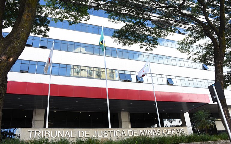 TJ-MG intima bancos para suspender cobrança de parcelas de cartão devidas à 123milhas