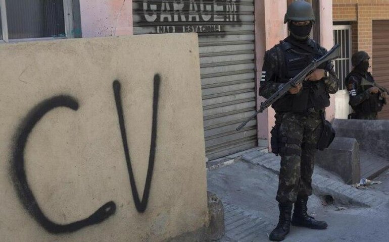 Facções ameaçam serviços públicos e impedem interrupção de serviços ilegais em pelo menos quatro estados