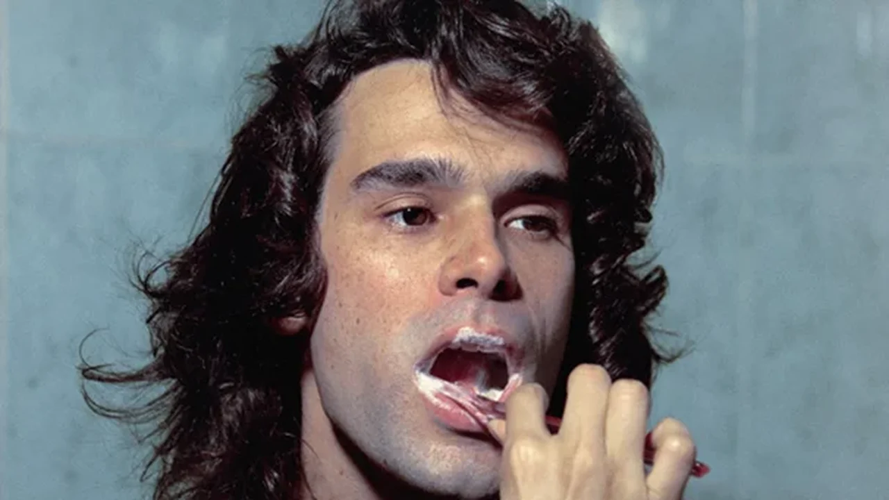 Zé Ibarra leva show do álbum “AFIM” ao Sesc Belenzinho em São Paulo