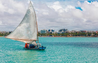 Maceió ocupa o 2º lugar no ranking de destinos mais vendidos no Brasil, em 2023