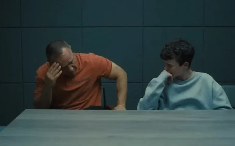 Filme em plano-sequência com criadores de 'Adolescência' é disponibilizado gratuitamente