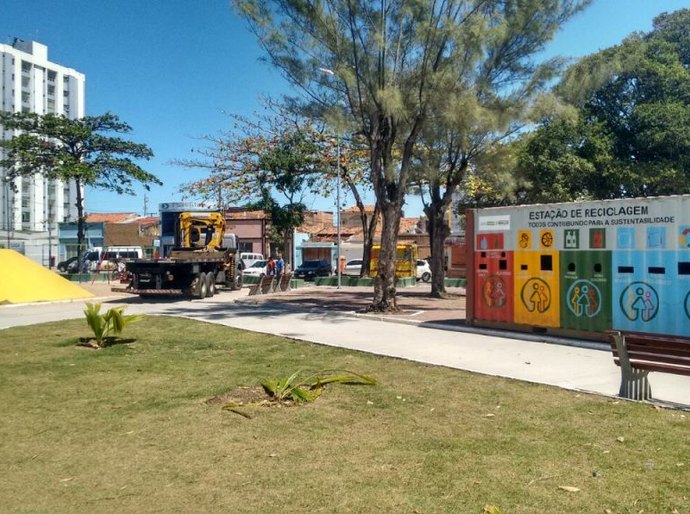 Estação de reciclagem do Farol passa a ficar na Praça da Faculdade